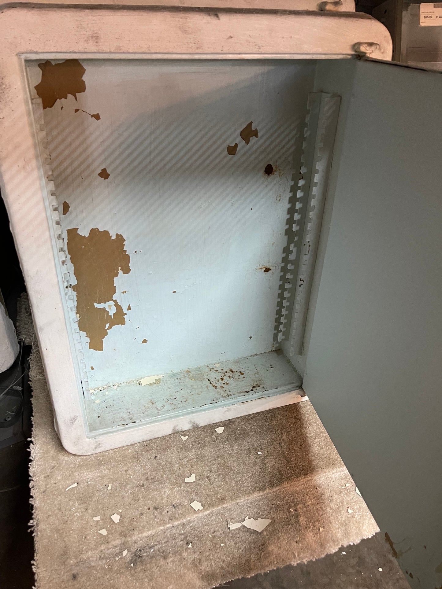 Metal Bungalow Medicine Cabinet