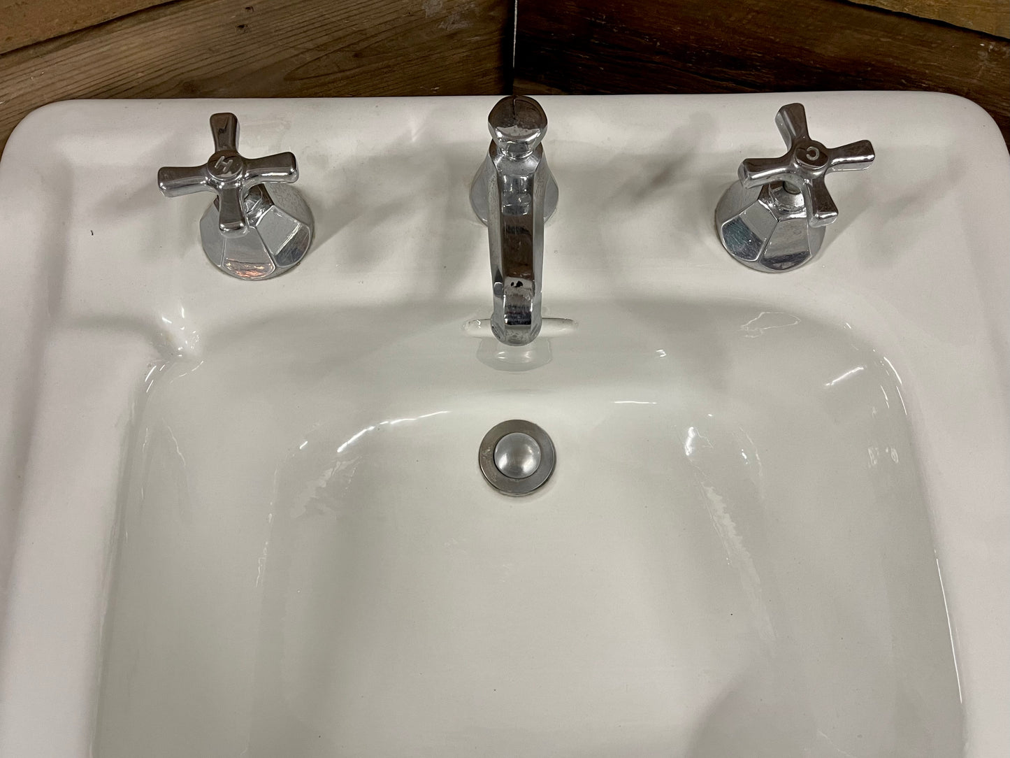 Standard Wall Mount Sink with Legs