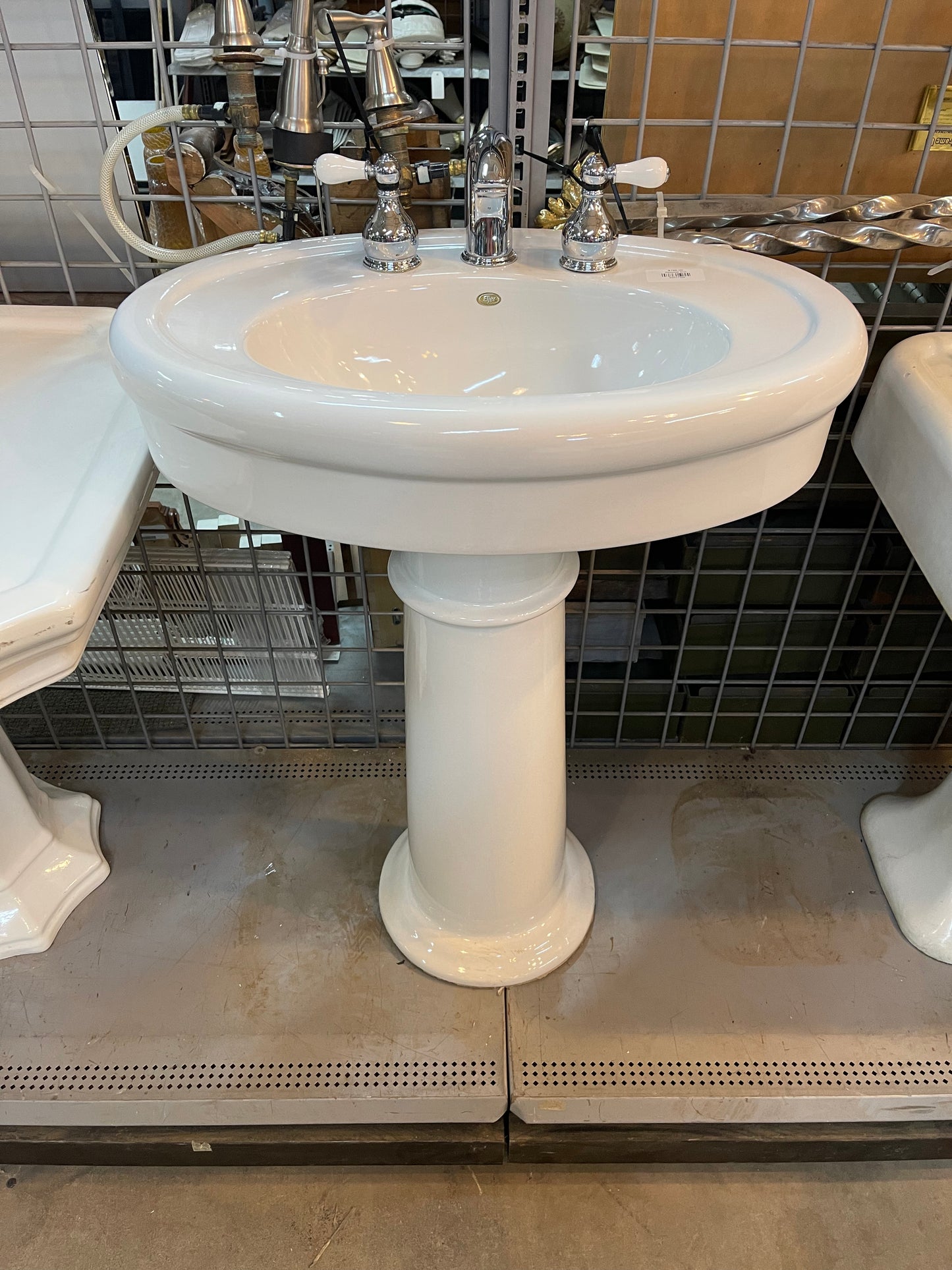 Pedestal Sink