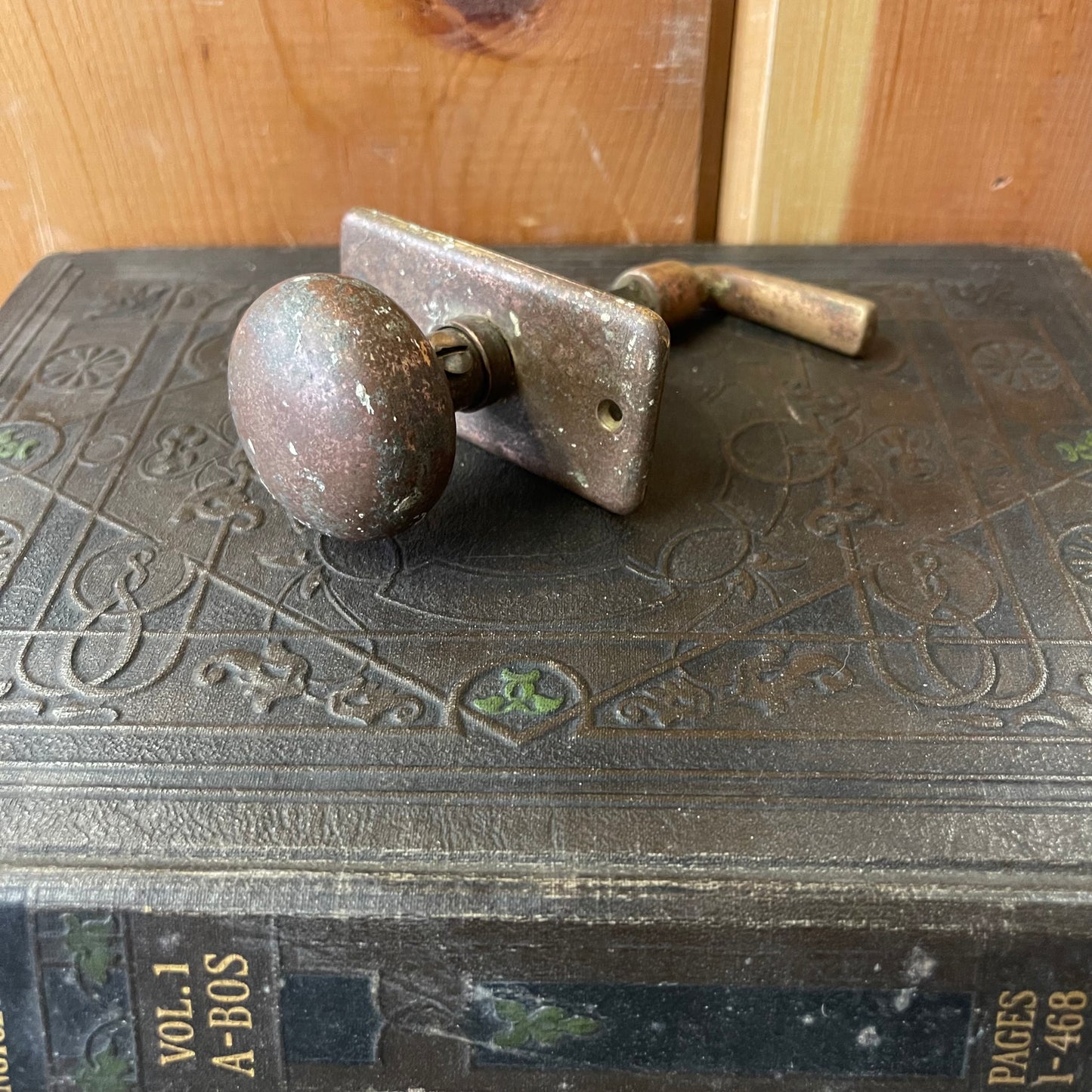 Antique Screen Doorknob Set