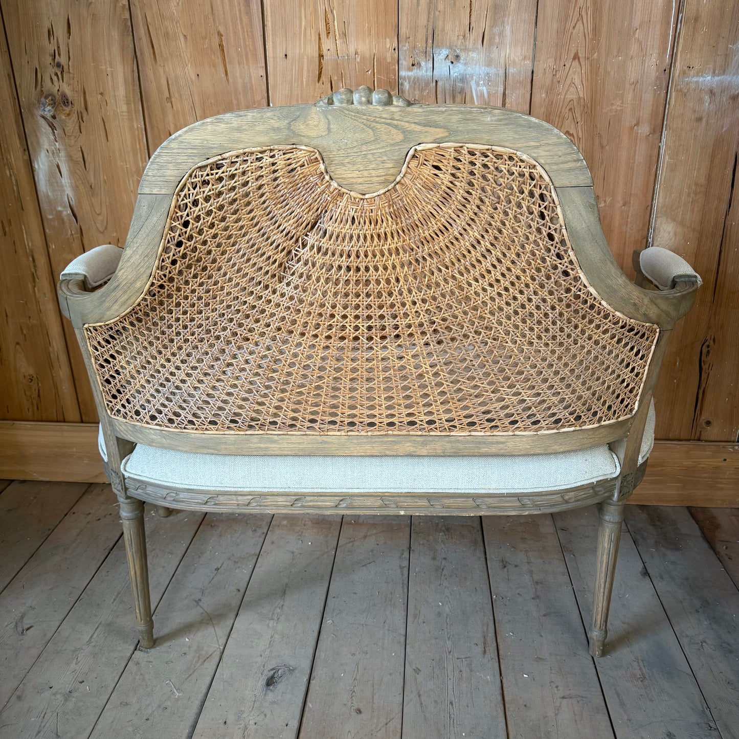 Wicker and Linen Setee