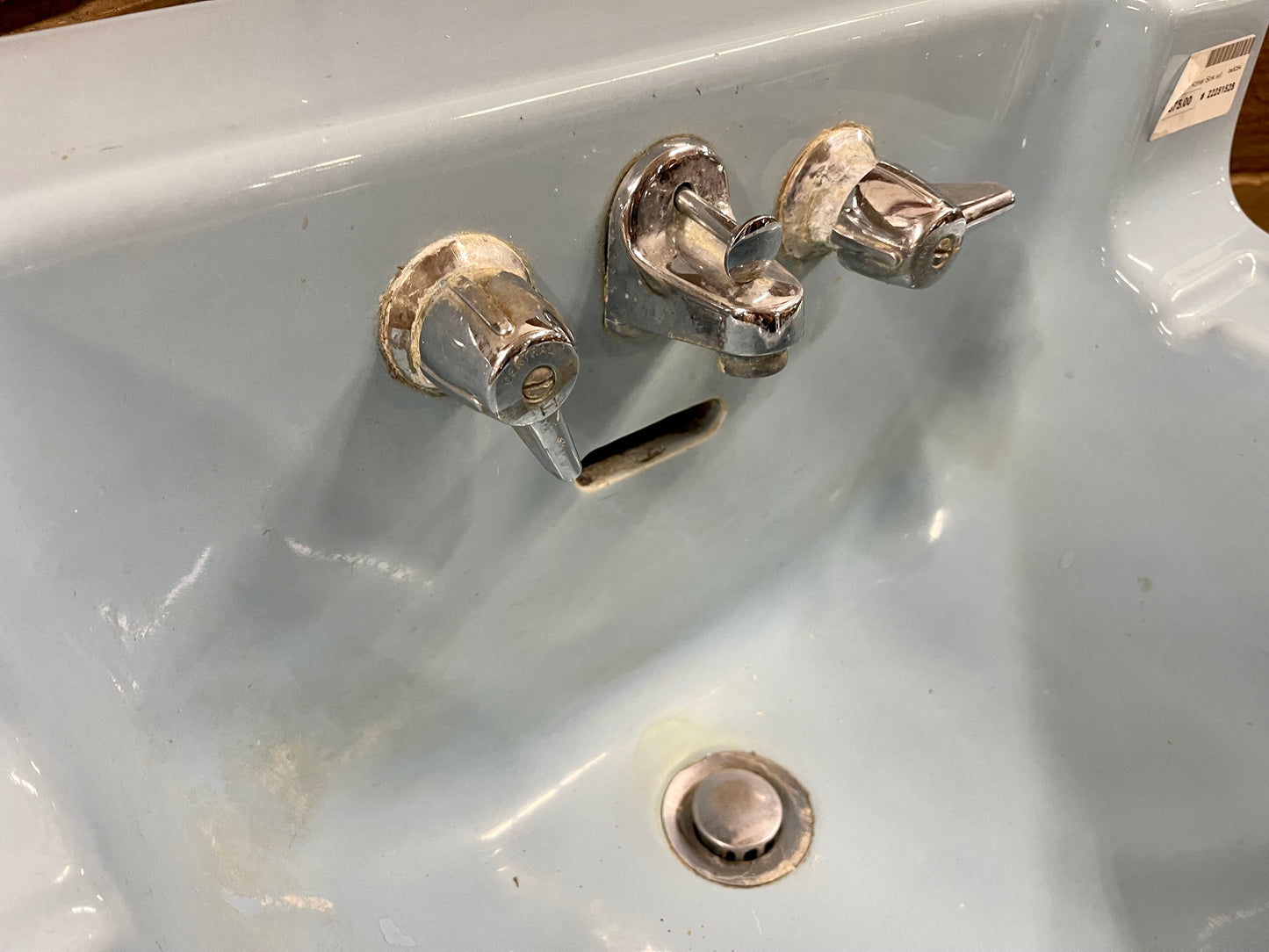 Kohler Wall Mount Sink w/Legs