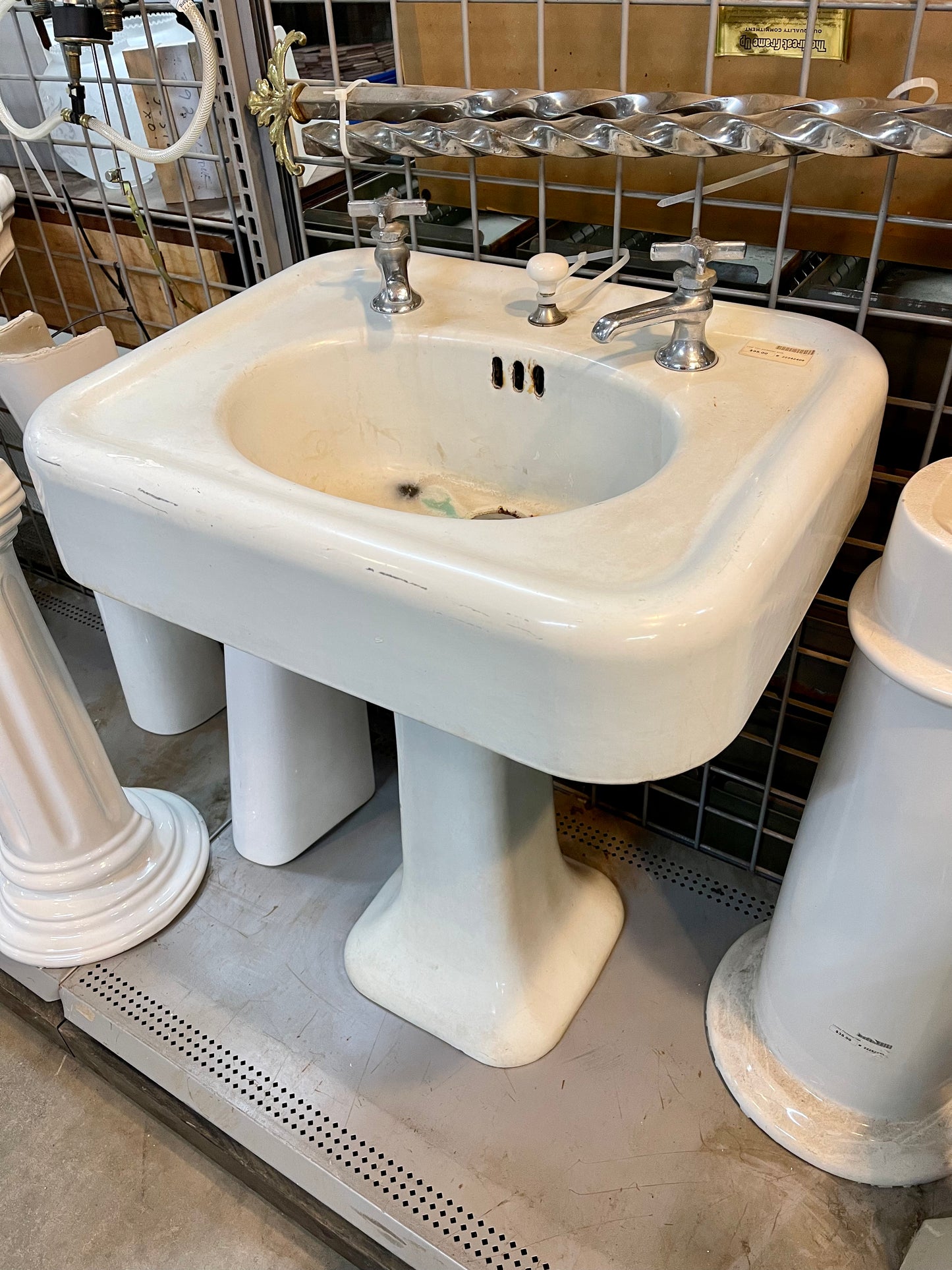 Pedestal Sink