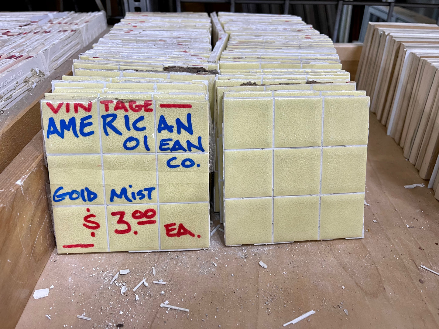 Vintage American Gold Mist Tile