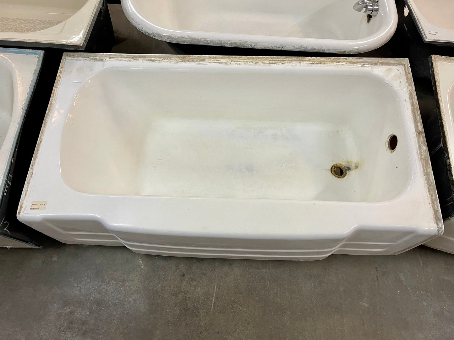 Cast Iron Apron Bathtub