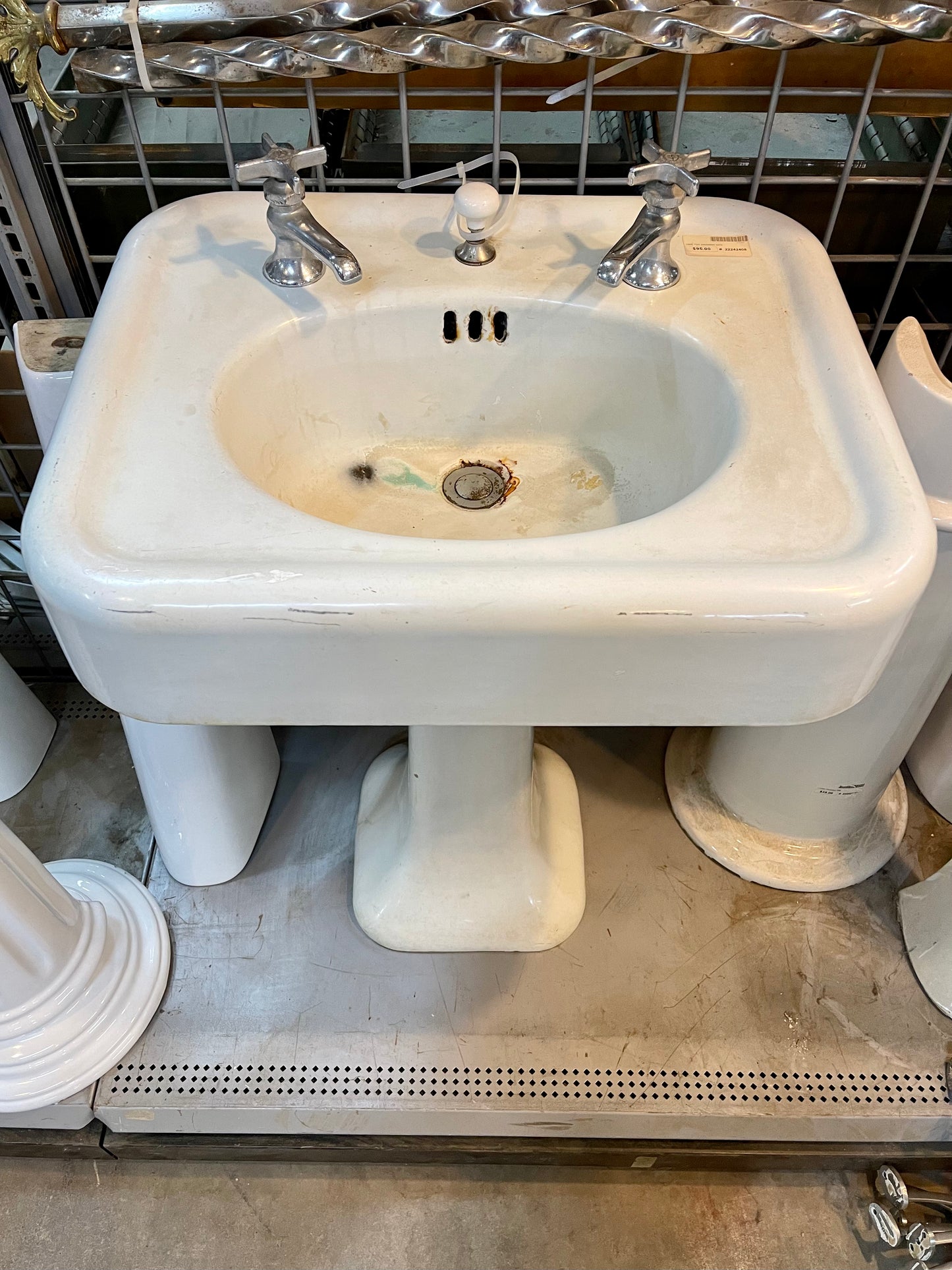 Pedestal Sink