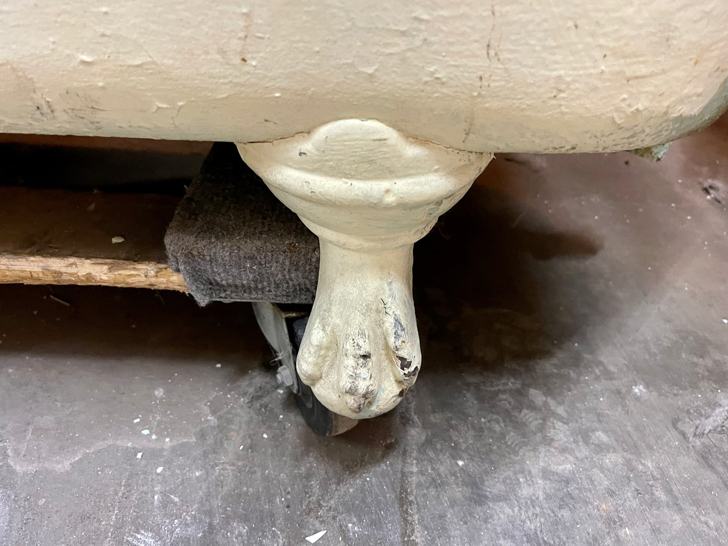 Antique Clawfoot Bathtub