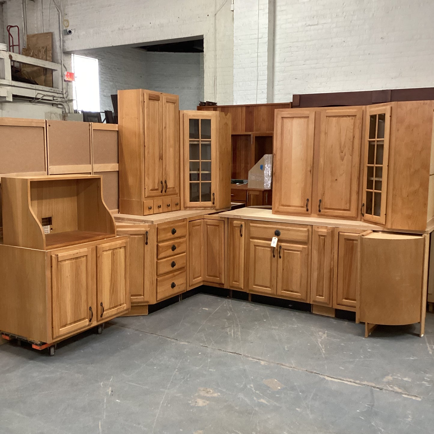 Maple Kitchen Cabinet Set
