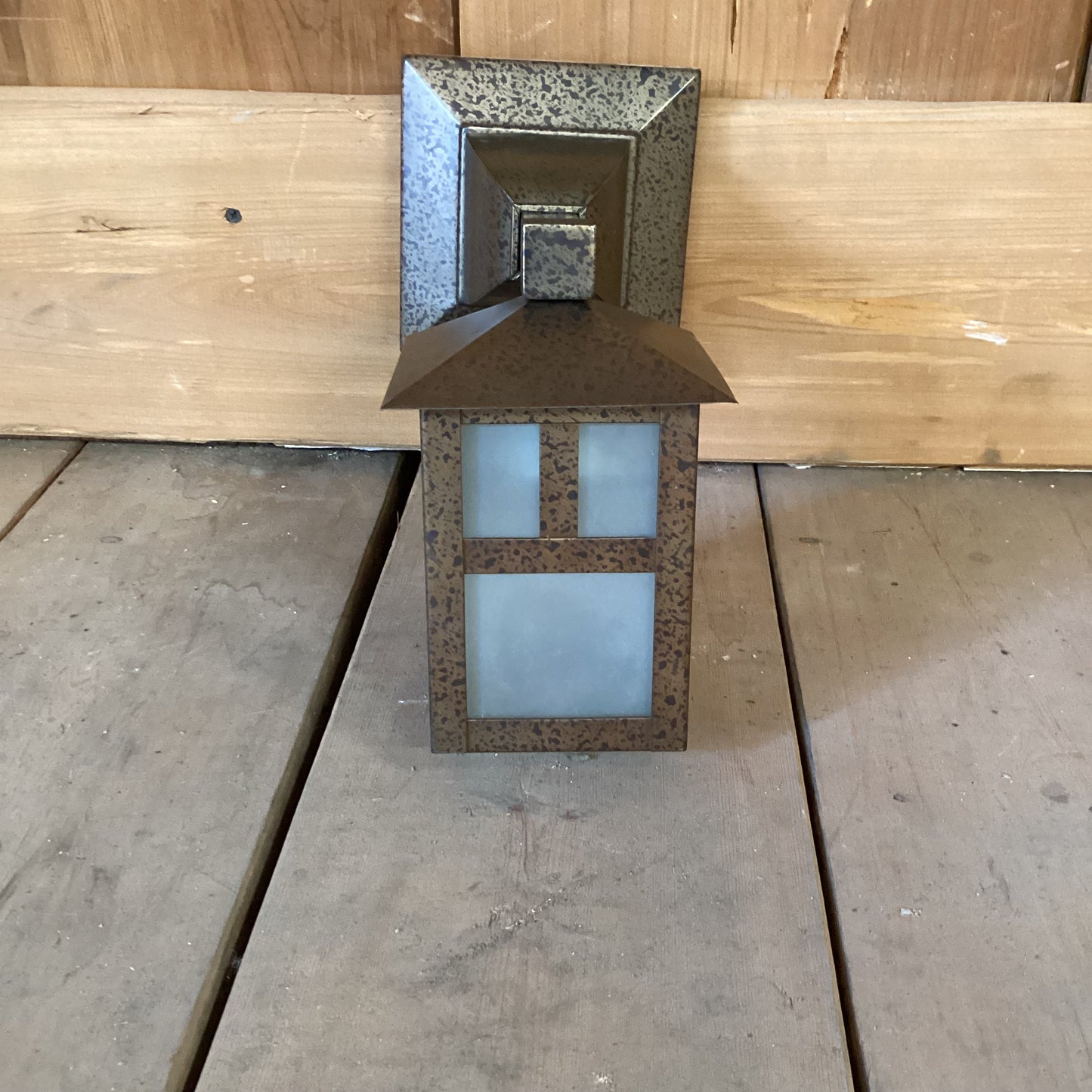 Single Bulb Sconce