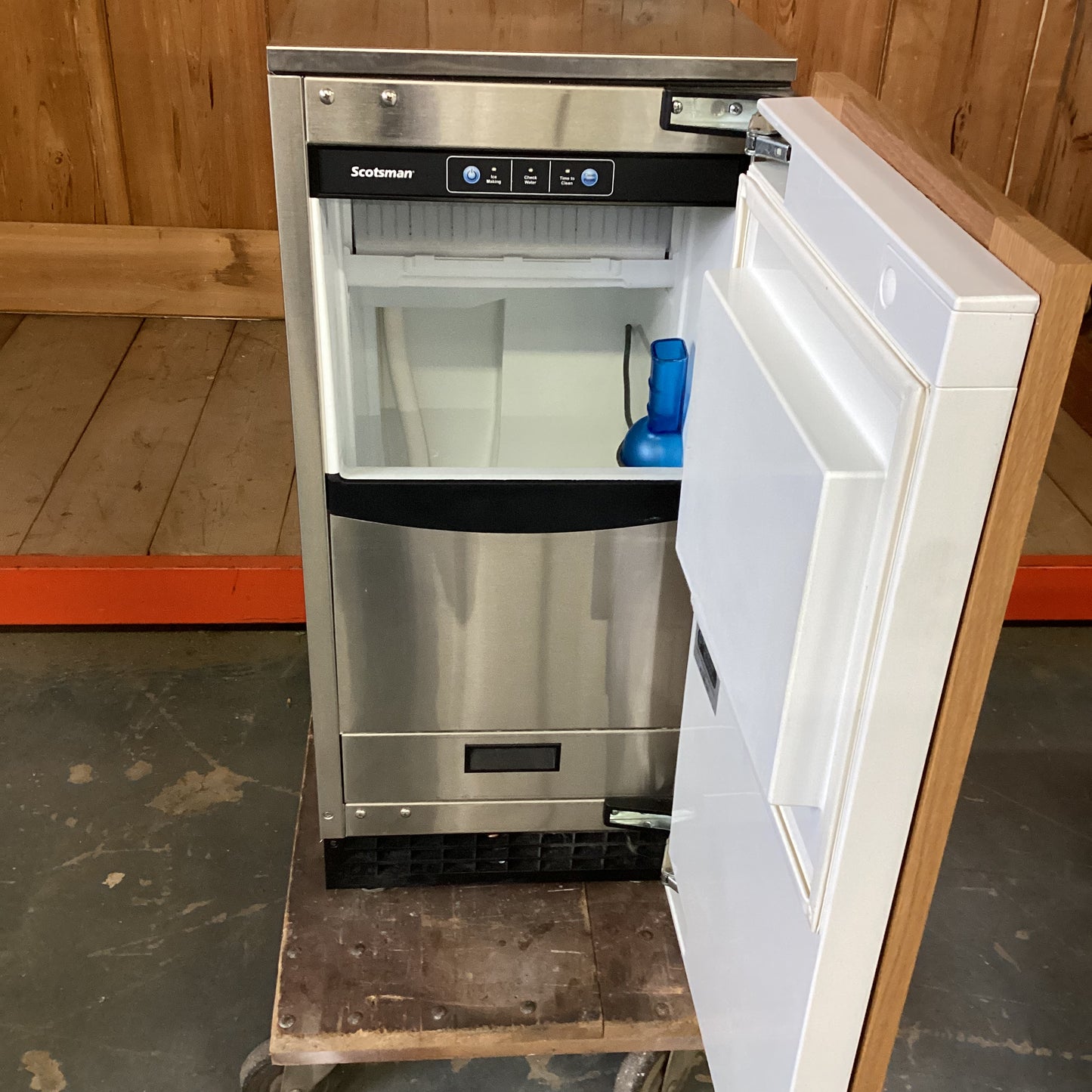 Undercounter Ice Maker