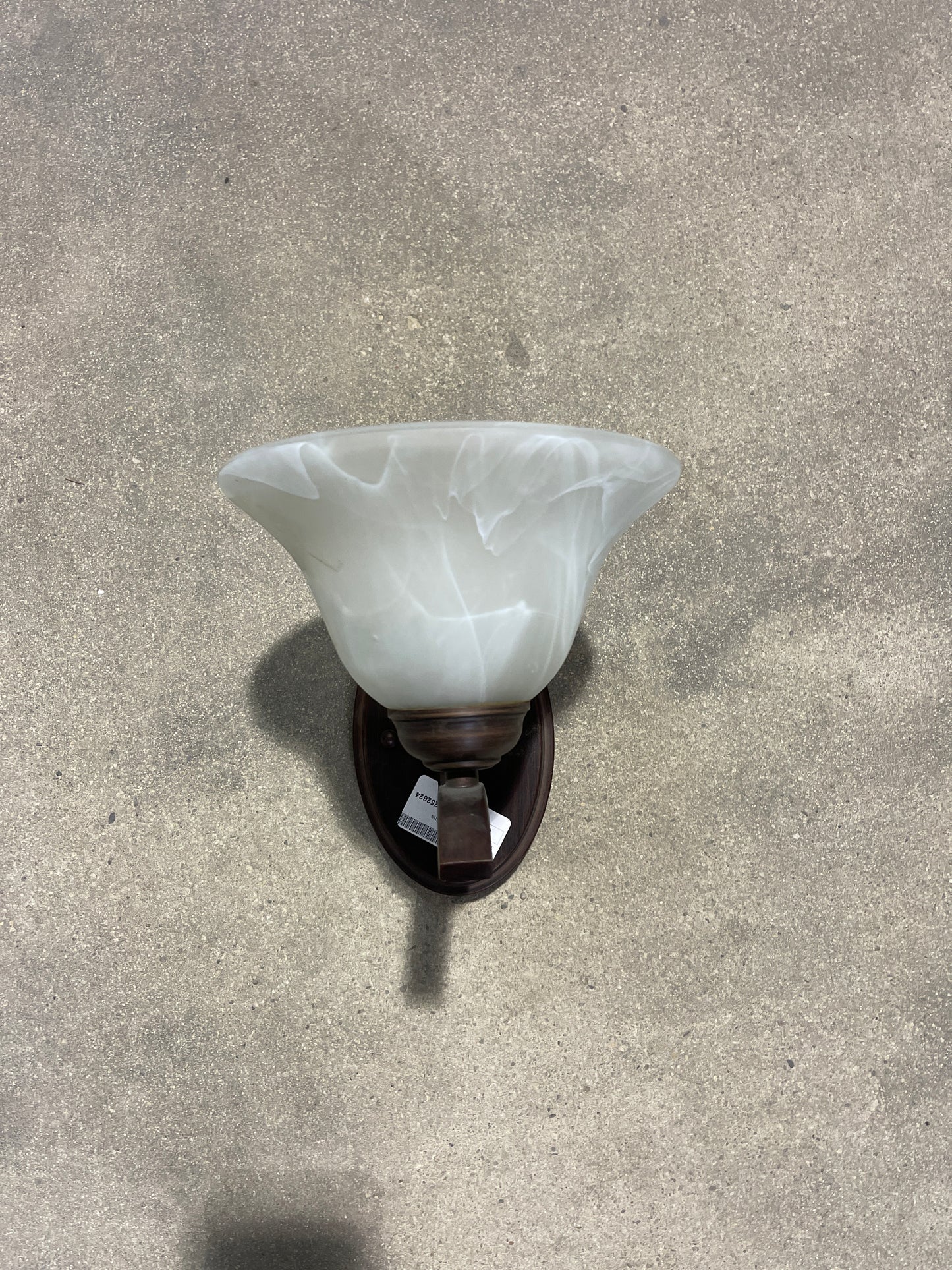 1 Bulb Sconce w/Glass Shade