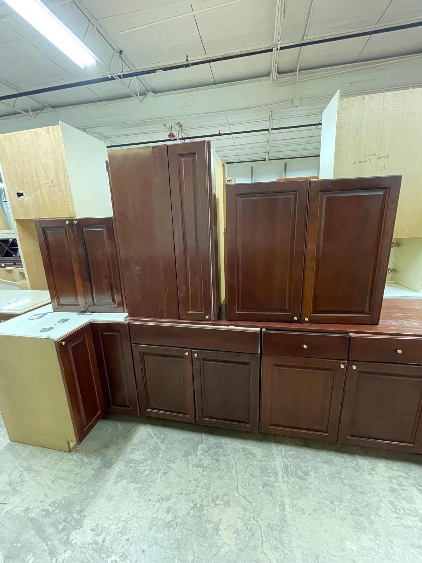 Seventeen Piece Kitchen Cabinet Set