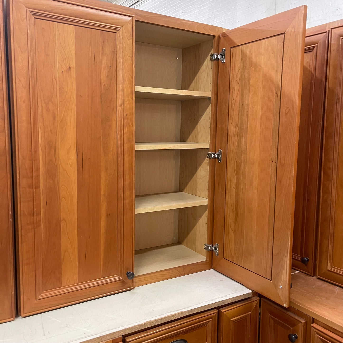 17 Piece Cabinet Set