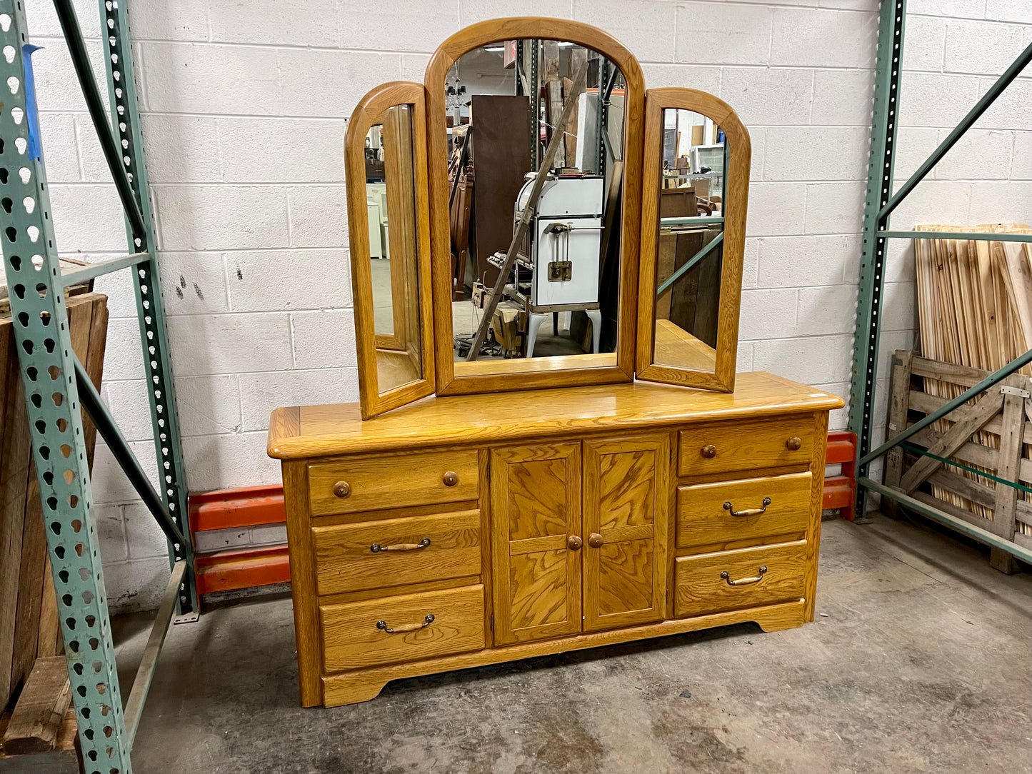 Dresser With Trifold Mirror