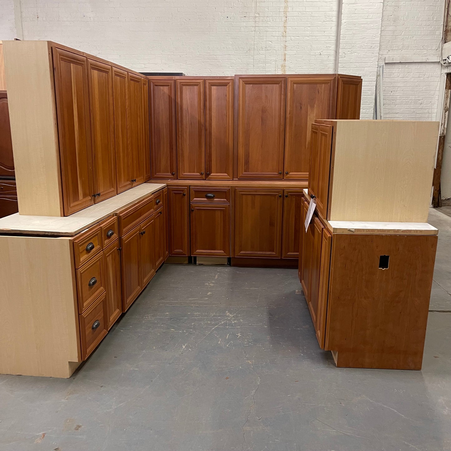 17 Piece Cabinet Set