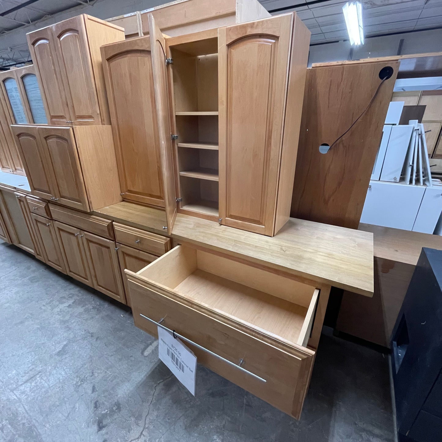 Maple Front Kitchen Cabinet Set