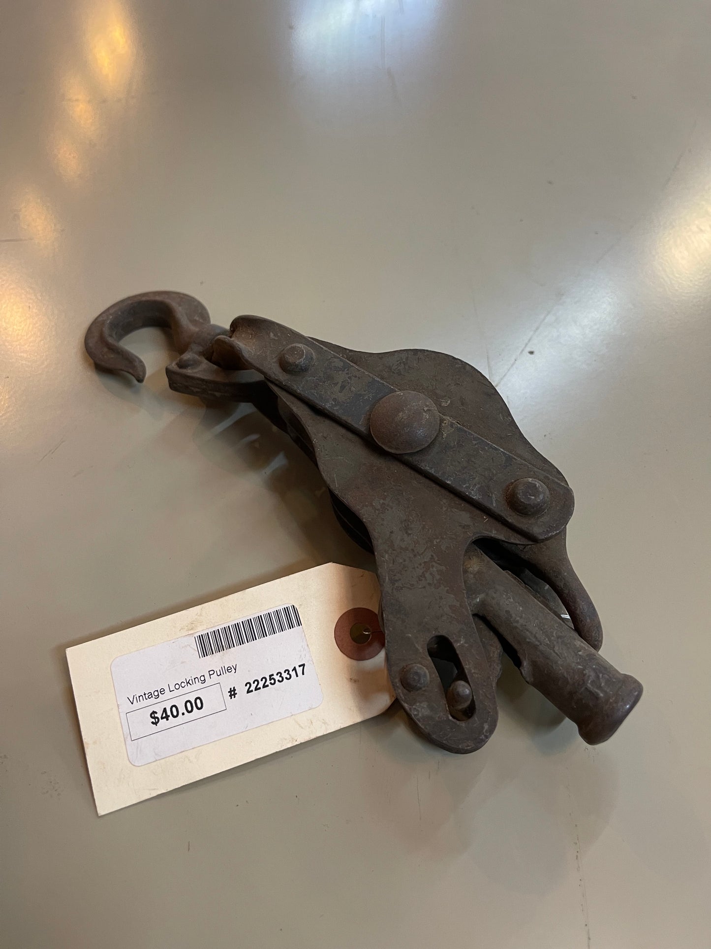 Vintage Locking Pulley